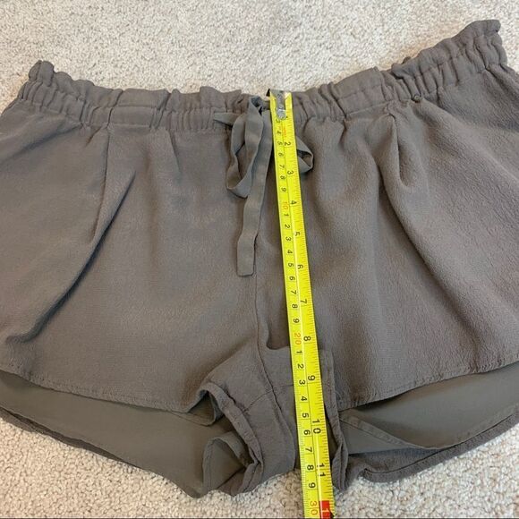 Aritzia Wilfred Montrouge shorts Sz L khaki drawstring 🔥 - Picture 7 of 10